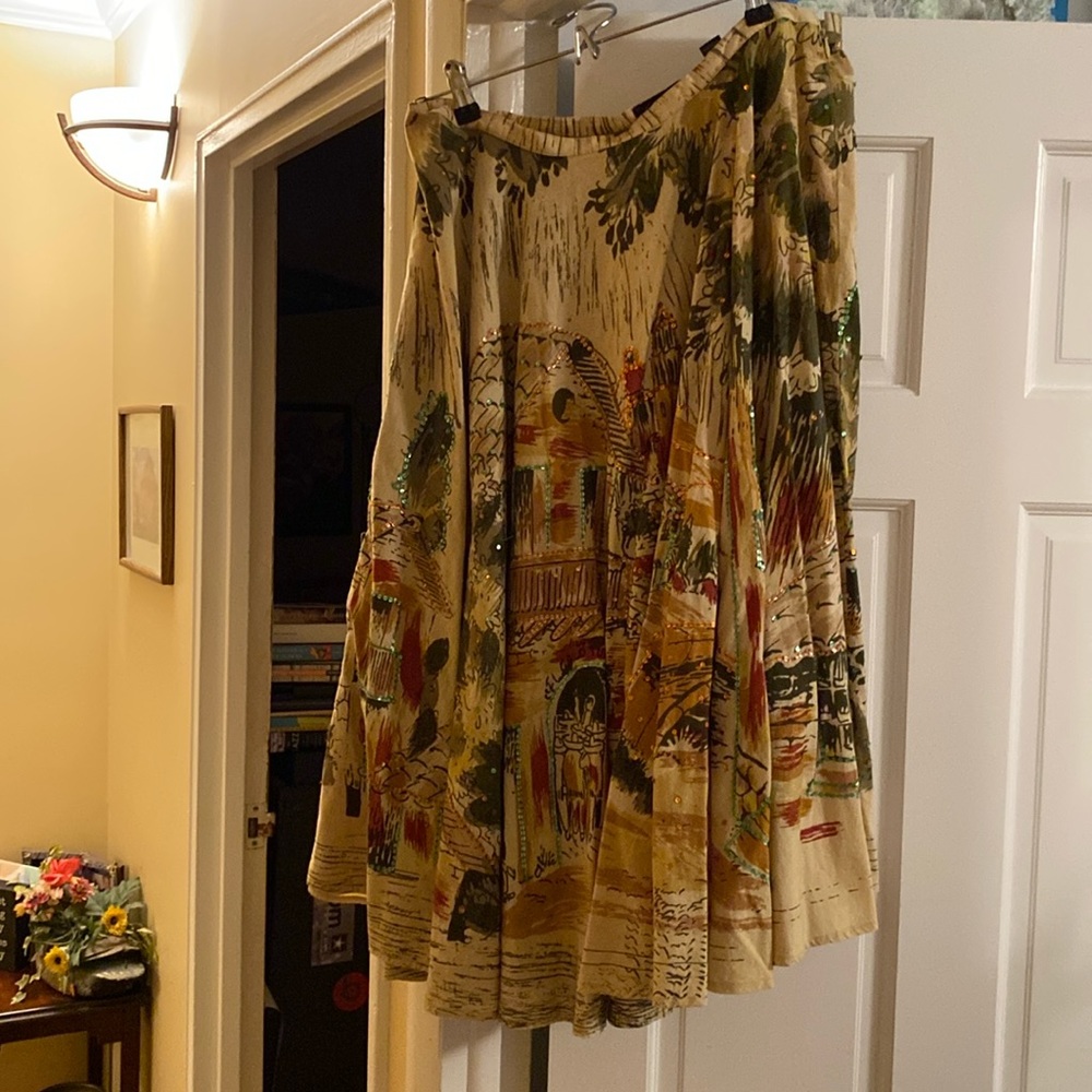 Cute Skirt by Context.